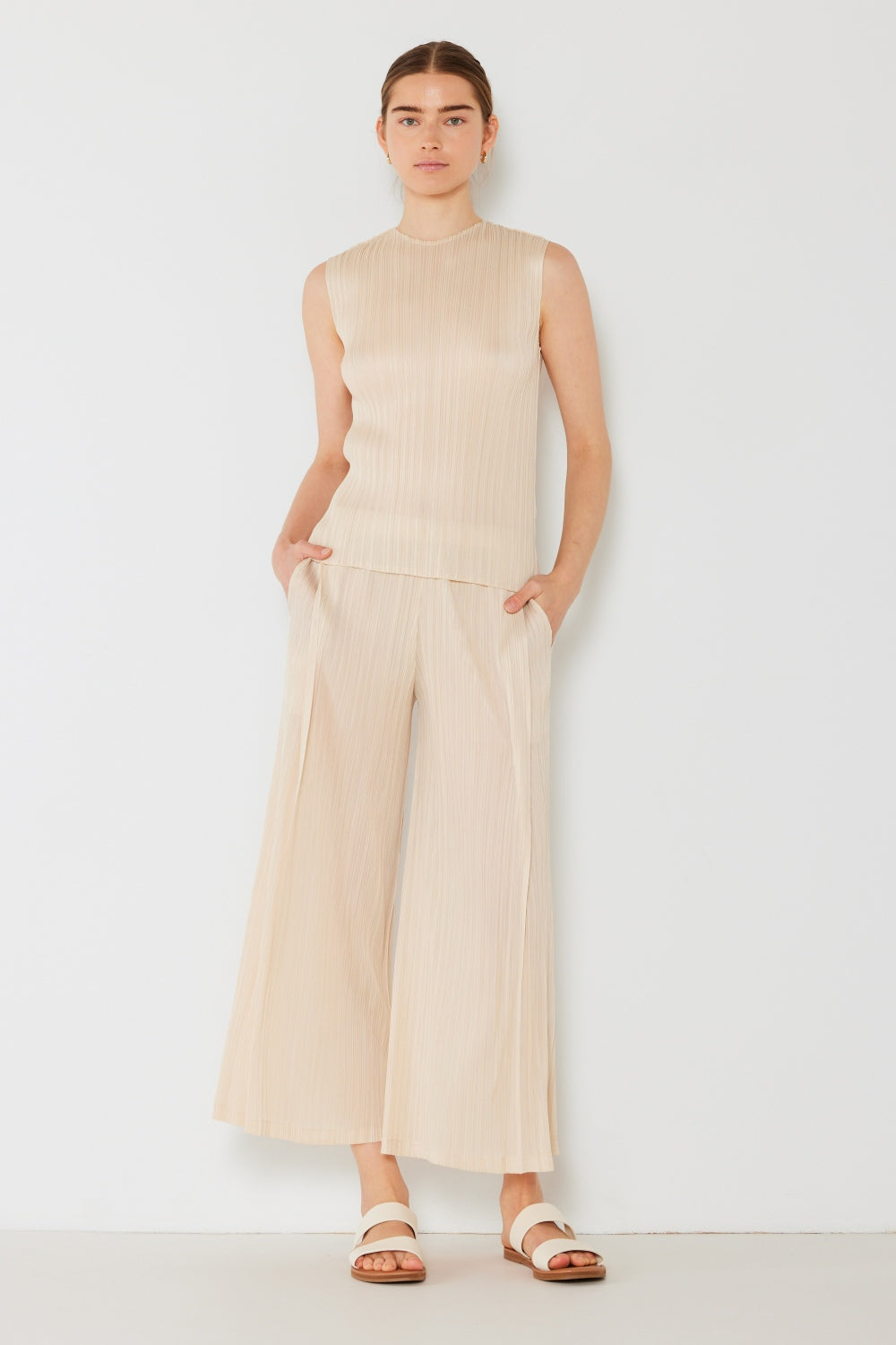 Marina West Elegance Pleated Wide-Leg Pants