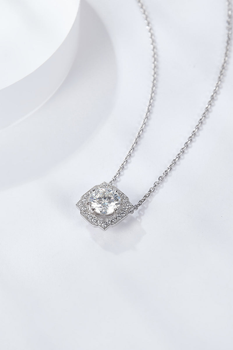 Poshli Boutique's Elegant Moissanite Flower Pendant Necklace