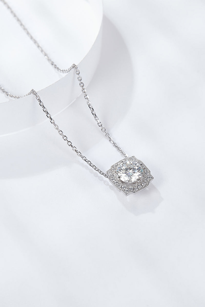 Poshli Boutique's Elegant Moissanite Flower Pendant Necklace