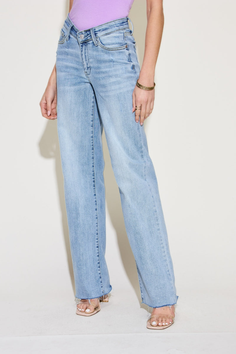 Judy Blue Chic V-Waist Straight Leg Jeans