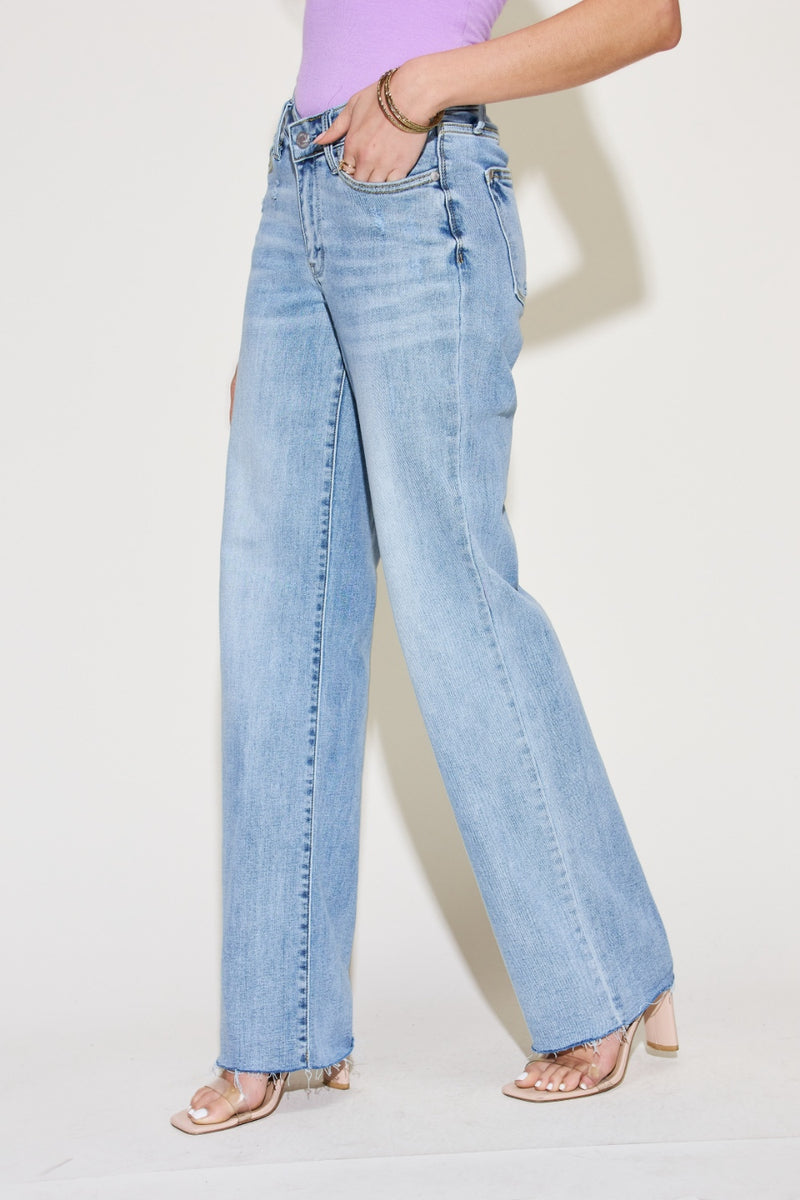 Judy Blue Chic V-Waist Straight Leg Jeans