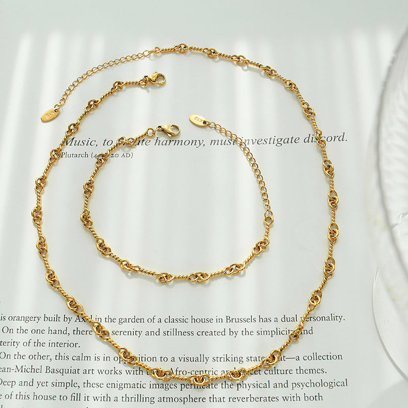 Golden Embrace Chain Link Necklace